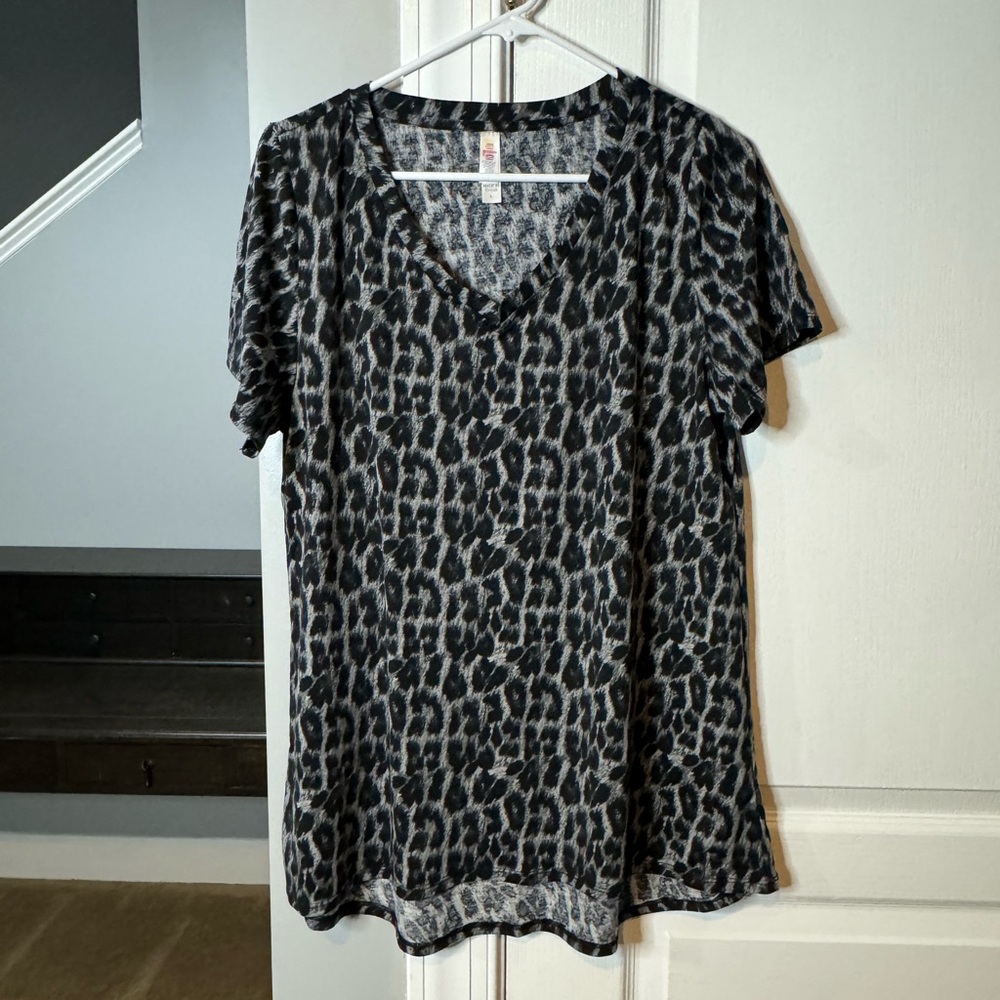 Lularoe Christy shirt, size L, animal print.